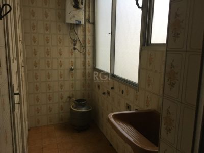 Apartamento à venda com 94m², 3 quartos no bairro Moinhos de Vento em Porto Alegre - Foto 3