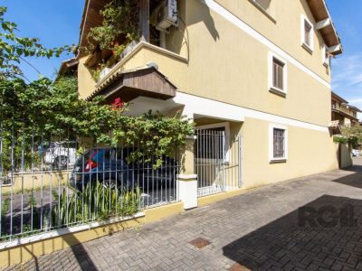 Casa Condominio à venda com 194m², 3 quartos, 1 suíte, 4 vagas no bairro Tristeza em Porto Alegre - Foto 2