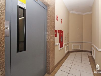 Apartamento à venda com 76m², 2 quartos, 1 suíte, 2 vagas no bairro Menino Deus em Porto Alegre - Foto 3