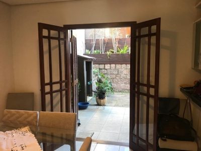 Casa à venda com 300m², 3 quartos, 1 suíte, 4 vagas no bairro Ipanema em Porto Alegre - Foto 10