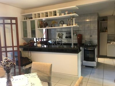 Casa à venda com 300m², 3 quartos, 1 suíte, 4 vagas no bairro Ipanema em Porto Alegre - Foto 11