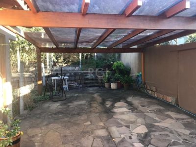 Casa à venda com 300m², 3 quartos, 1 suíte, 4 vagas no bairro Ipanema em Porto Alegre - Foto 34