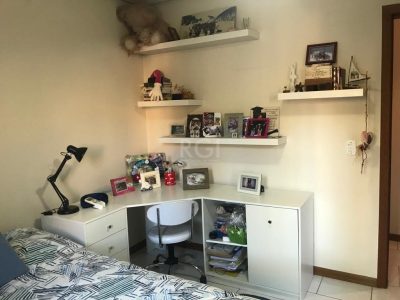 Casa à venda com 300m², 3 quartos, 1 suíte, 4 vagas no bairro Ipanema em Porto Alegre - Foto 22