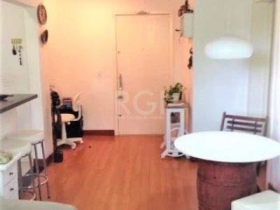 Apartamento à venda com 45m², 1 quarto, 1 suíte, 1 vaga no bairro Ipanema em Porto Alegre - Foto 2