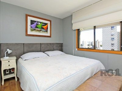 Apartamento à venda com 72m², 2 quartos, 1 suíte, 1 vaga no bairro Passo d'Areia em Porto Alegre - Foto 17