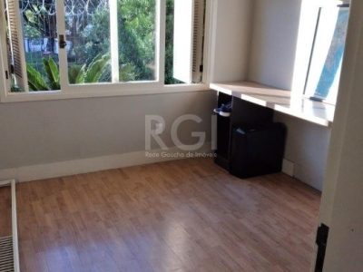 Casa à venda com 139m², 4 quartos, 1 suíte, 5 vagas no bairro Ipanema em Porto Alegre - Foto 19