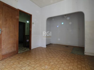 Casa à venda com 90m², 3 quartos, 2 vagas no bairro Higienópolis em Porto Alegre - Foto 4