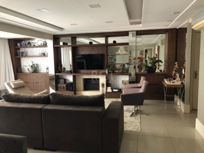 Apartamento à venda com 163m², 3 quartos, 3 suítes, 2 vagas no bairro Jardim Europa em Porto Alegre - Foto 2