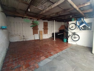 Casa à venda com 185m², 3 quartos, 5 vagas no bairro Menino Deus em Porto Alegre - Foto 14