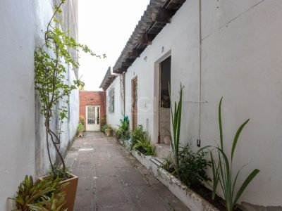 Casa à venda com 200m², 5 quartos, 5 suítes, 4 vagas no bairro Partenon em Porto Alegre - Foto 3