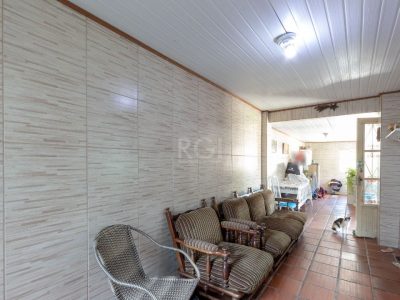 Casa à venda com 200m², 5 quartos, 5 suítes, 4 vagas no bairro Partenon em Porto Alegre - Foto 6