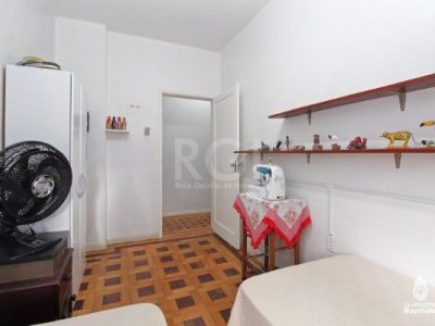 Apartamento à venda com 74m², 3 quartos no bairro Petrópolis em Porto Alegre - Foto 3