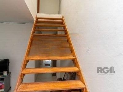 Casa à venda com 117m², 3 quartos, 1 suíte, 3 vagas no bairro Azenha em Porto Alegre - Foto 5