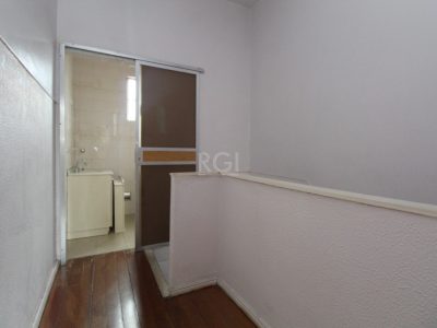 Casa à venda com 146m², 3 quartos no bairro Medianeira em Porto Alegre - Foto 31