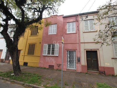 Casa à venda com 146m², 3 quartos no bairro Medianeira em Porto Alegre - Foto 2