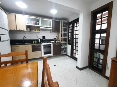 Casa Condominio à venda com 141m², 3 quartos, 1 suíte, 2 vagas no bairro Tristeza em Porto Alegre - Foto 9