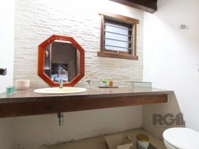 Casa à venda com 250m², 3 quartos, 1 suíte, 5 vagas no bairro Ipanema em Porto Alegre - Foto 17