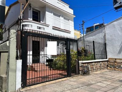 Sobrado à venda com 160m², 3 quartos, 1 suíte no bairro Floresta em Porto Alegre - Foto 17