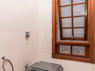 Casa à venda com 307m², 4 quartos, 2 suítes, 3 vagas no bairro Higienópolis em Porto Alegre - Foto 13