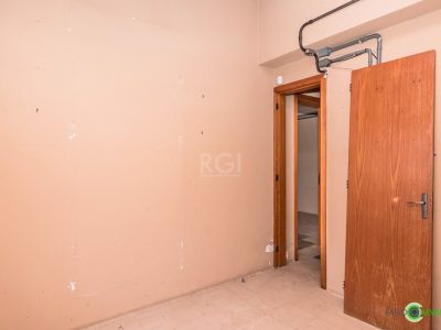 Casa à venda com 307m², 4 quartos, 2 suítes, 3 vagas no bairro Higienópolis em Porto Alegre - Foto 18