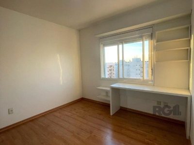 Apartamento à venda com 120m², 3 quartos, 1 suíte, 2 vagas no bairro Passo d'Areia em Porto Alegre - Foto 14