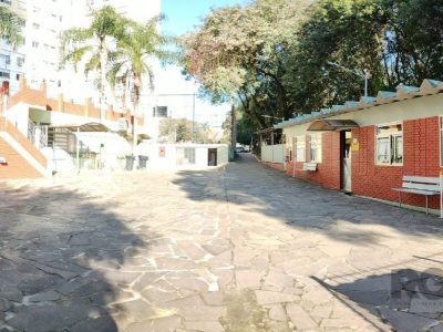 Apartamento à venda com 60m², 2 quartos, 1 vaga no bairro Cristal em Porto Alegre - Foto 2