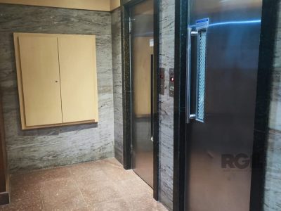 Apartamento à venda com 80m², 2 quartos, 1 vaga no bairro Centro Histórico em Porto Alegre - Foto 4