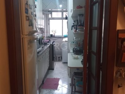 Apartamento à venda com 58m², 2 quartos, 1 vaga no bairro Vila Ipiranga em Porto Alegre - Foto 4