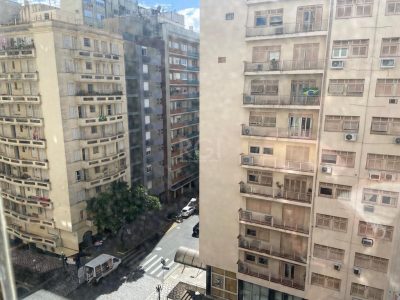 Apartamento à venda com 163m², 4 quartos, 2 suítes no bairro Centro Histórico em Porto Alegre - Foto 4