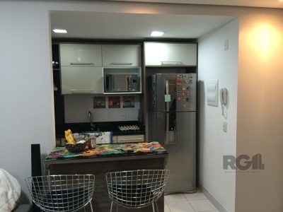 Apartamento à venda com 66m², 2 quartos, 1 suíte, 1 vaga no bairro Vila Ipiranga em Porto Alegre - Foto 2