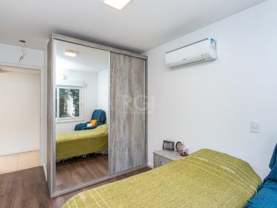 Casa à venda com 427m², 4 quartos, 4 suítes, 4 vagas no bairro Ipanema em Porto Alegre - Foto 48