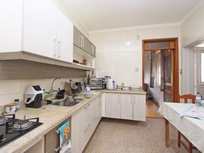 Casa à venda com 270m², 3 quartos, 2 suítes, 5 vagas no bairro Glória em Porto Alegre - Foto 23