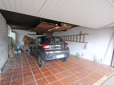 Casa à venda com 270m², 3 quartos, 2 suítes, 5 vagas no bairro Glória em Porto Alegre - Foto 32