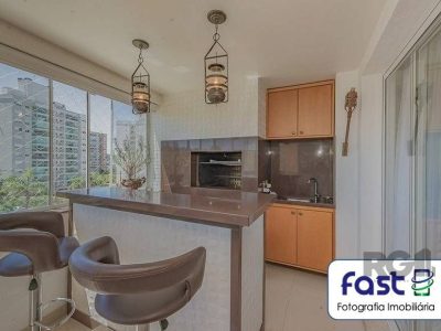 Apartamento à venda com 162m², 3 quartos, 3 suítes, 2 vagas no bairro Jardim do Salso em Porto Alegre - Foto 4