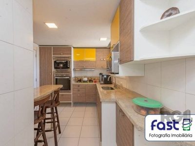 Apartamento à venda com 162m², 3 quartos, 3 suítes, 2 vagas no bairro Jardim do Salso em Porto Alegre - Foto 8