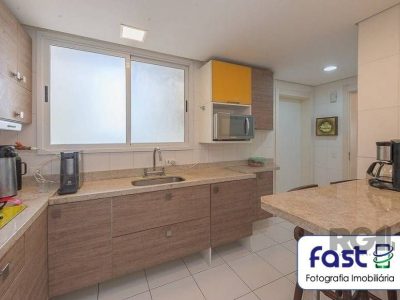 Apartamento à venda com 162m², 3 quartos, 3 suítes, 2 vagas no bairro Jardim do Salso em Porto Alegre - Foto 11