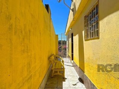 Casa à venda com 140m², 2 quartos, 1 vaga no bairro Jardim Itu em Porto Alegre - Foto 4