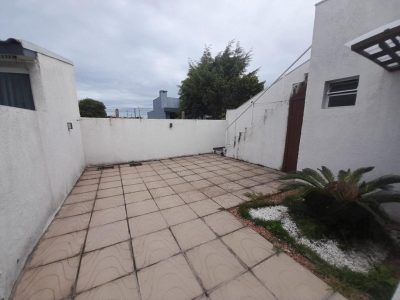 Casa à venda com 75m², 2 quartos, 1 suíte, 4 vagas no bairro Zona Norte em Capão da Canoa - Foto 14