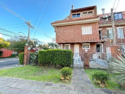 Casa à venda com 229m², 3 quartos, 2 vagas no bairro Tristeza em Porto Alegre - Foto 3