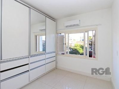 Casa à venda com 229m², 3 quartos, 2 vagas no bairro Tristeza em Porto Alegre - Foto 21