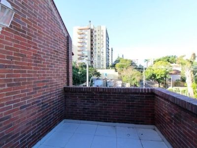 Casa à venda com 229m², 3 quartos, 2 vagas no bairro Tristeza em Porto Alegre - Foto 31