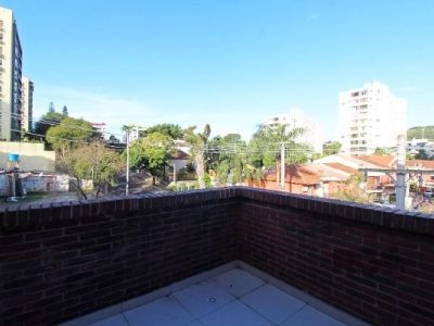 Casa à venda com 229m², 3 quartos, 2 vagas no bairro Tristeza em Porto Alegre - Foto 32