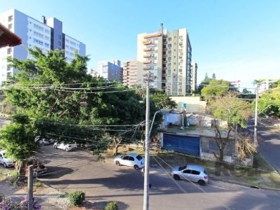 Casa à venda com 229m², 3 quartos, 2 vagas no bairro Tristeza em Porto Alegre - Foto 34