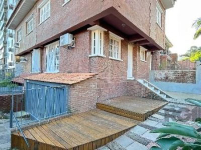 Casa à venda com 229m², 3 quartos, 2 vagas no bairro Tristeza em Porto Alegre - Foto 38