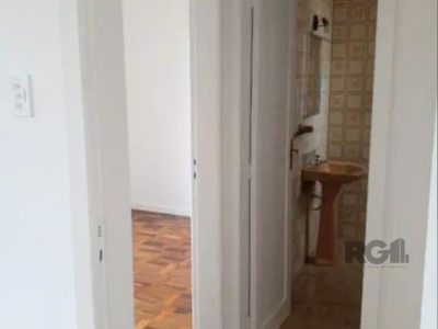 Apartamento à venda com 70m², 2 quartos no bairro Petrópolis em Porto Alegre - Foto 11