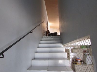 Casa à venda com 180m², 3 quartos, 2 vagas no bairro Jardim Carvalho em Porto Alegre - Foto 9