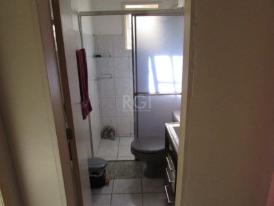 Casa à venda com 180m², 3 quartos, 2 vagas no bairro Jardim Carvalho em Porto Alegre - Foto 17