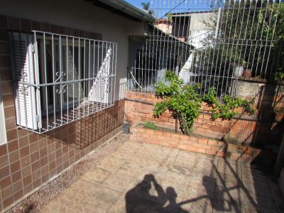 Casa à venda com 180m², 3 quartos, 2 vagas no bairro Jardim Carvalho em Porto Alegre - Foto 2