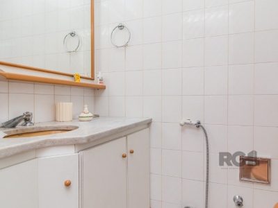 Cobertura à venda com 243m², 4 quartos, 2 suítes, 2 vagas no bairro Santana em Porto Alegre - Foto 17