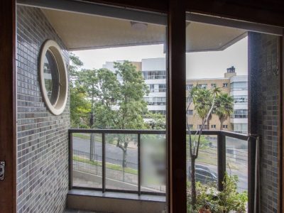 Apartamento à venda com 126m², 3 quartos, 1 suíte, 2 vagas no bairro Santa Tereza em Porto Alegre - Foto 9